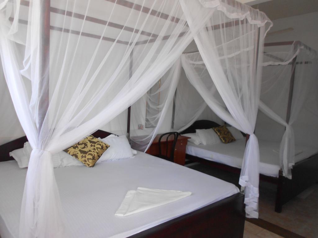 Wijenayake'S - Beach Haven Guest House - Galle Fort Room photo