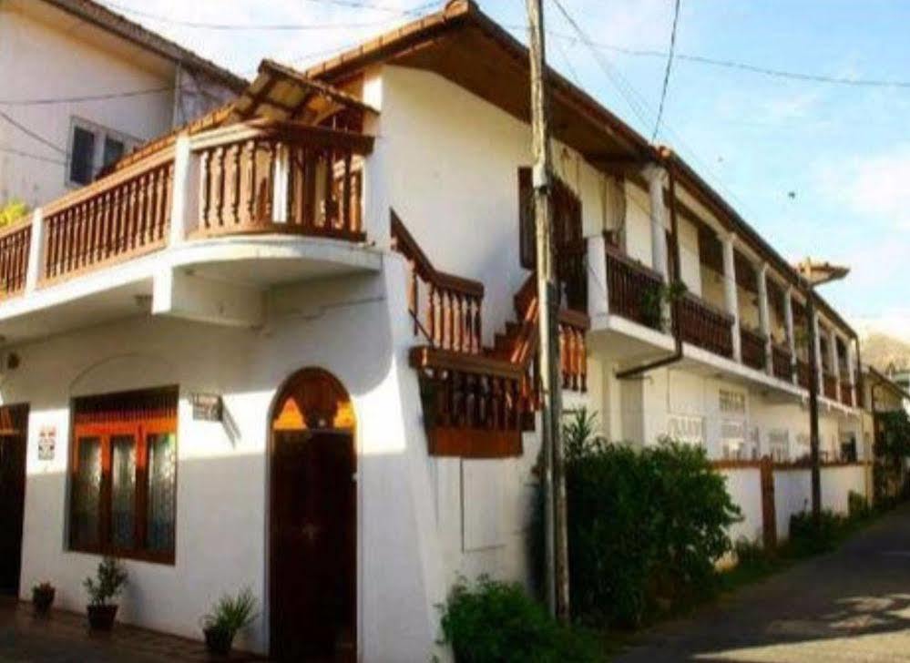 Wijenayake'S - Beach Haven Guest House - Galle Fort Exterior photo