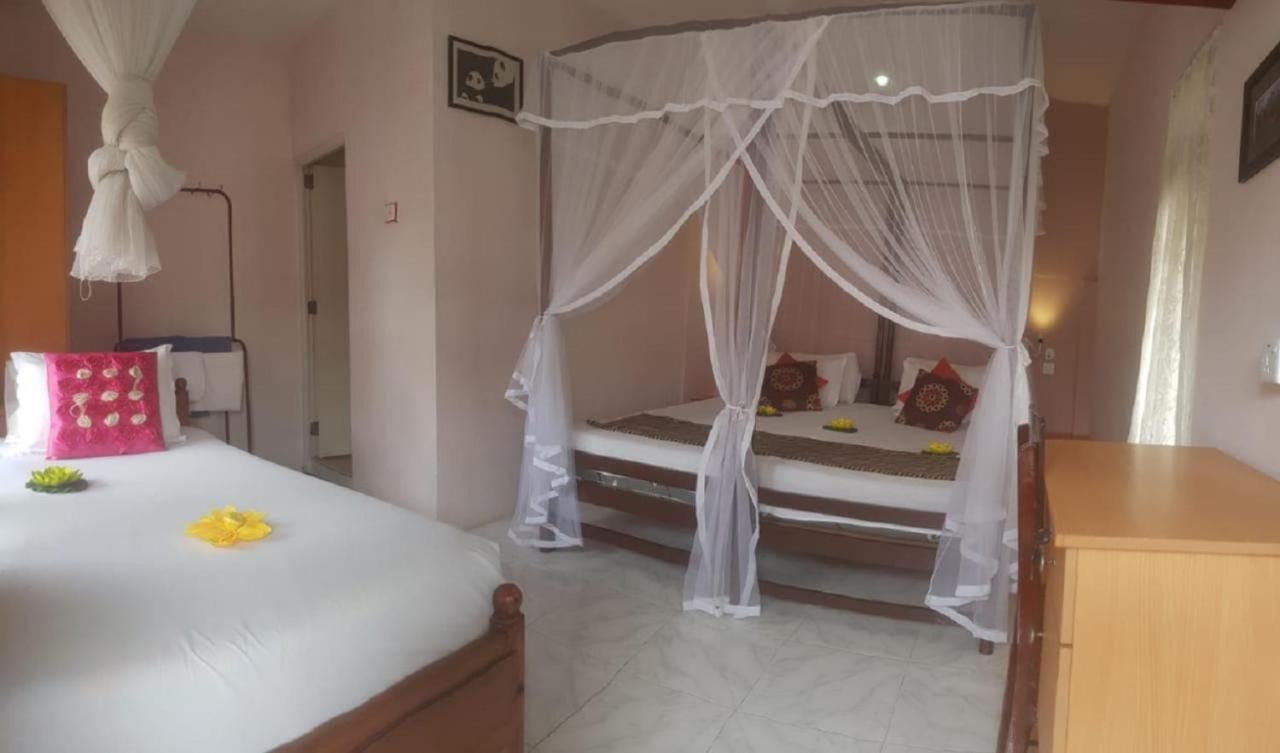 Wijenayake'S - Beach Haven Guest House - Galle Fort Exterior photo